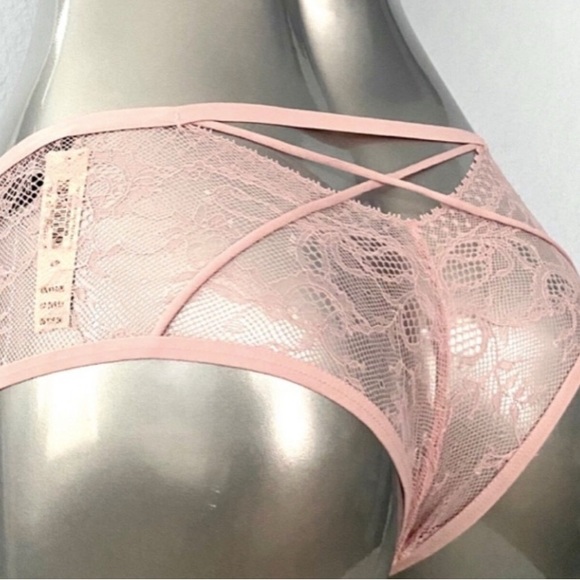 NWT Victoria’s Secret Sexy Pink Lace Strappy Cut Out Cheeky Panties VS Medium M - Picture 1 of 6